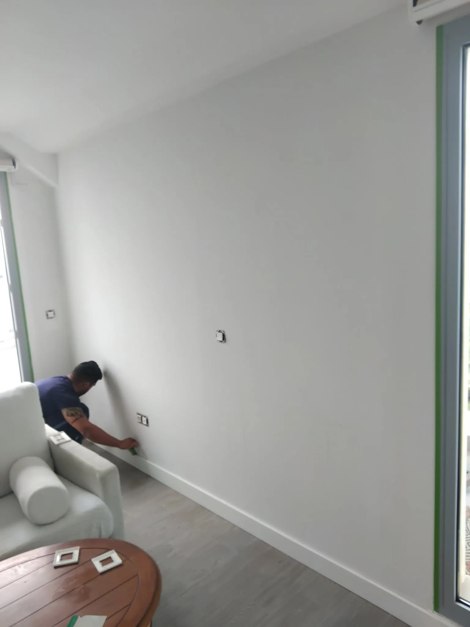 Trabajo de obra en pared interior